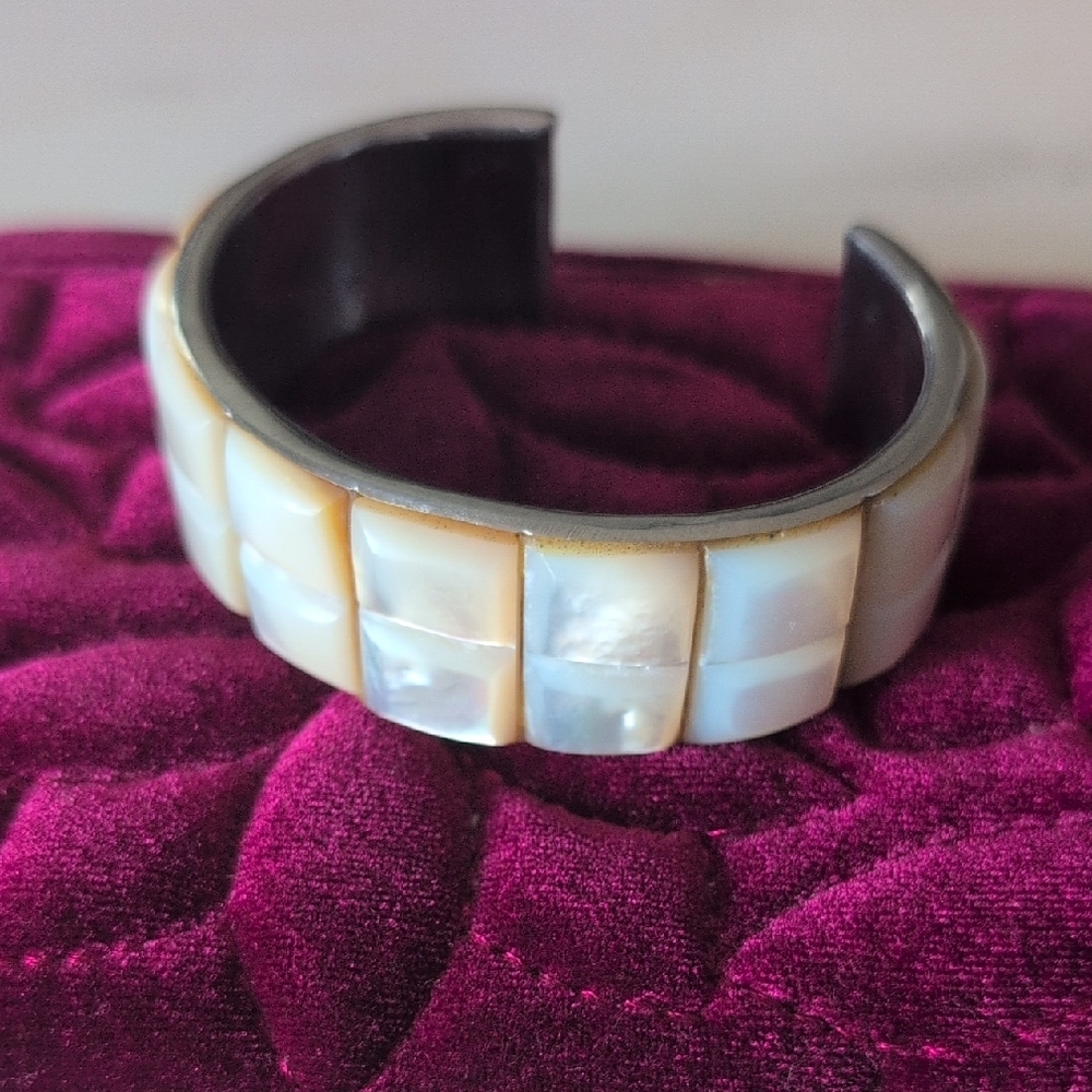 Elegant Mother of Pearl Cuff Bracelet - Picture 1 of 6